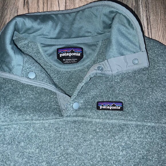 Patagonia® Women's Lightweight Better Sweater® Marsupial Pullover-Size M - Picture 3 of 4